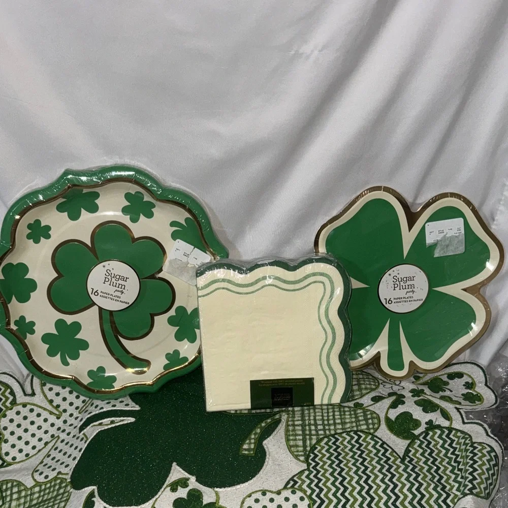 St Patrick’s Day 2 Sets of 16 Plates & 40 Napkins Party